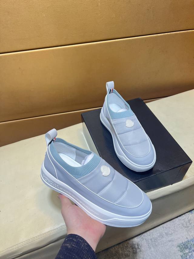 蒙口 顶级代购男士Hk专柜同步发售。鞋底：原厂特供原版底，独家活动底超级舒适，原厂跟单货，高品质多色拼接设计做工精致细腻，独一无二迷彩设计，羊里细节决定品质、我