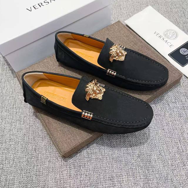 实价 ，Verace，鞋面头层意大利原版头层反绒牛皮+性感美杜莎头像，头层内里吸汗头层牛里 真材实料 ，原版进口耐磨橡胶底，官网出品，男士心备佳品,采用精湛工艺