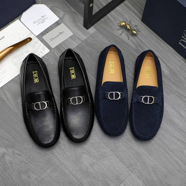 商品商标：Dior 迪奥 休闲套脚男鞋 正码码数: 38-44 商品材料：精选磨砂牛皮鞋面 羊皮内里 橡胶大底