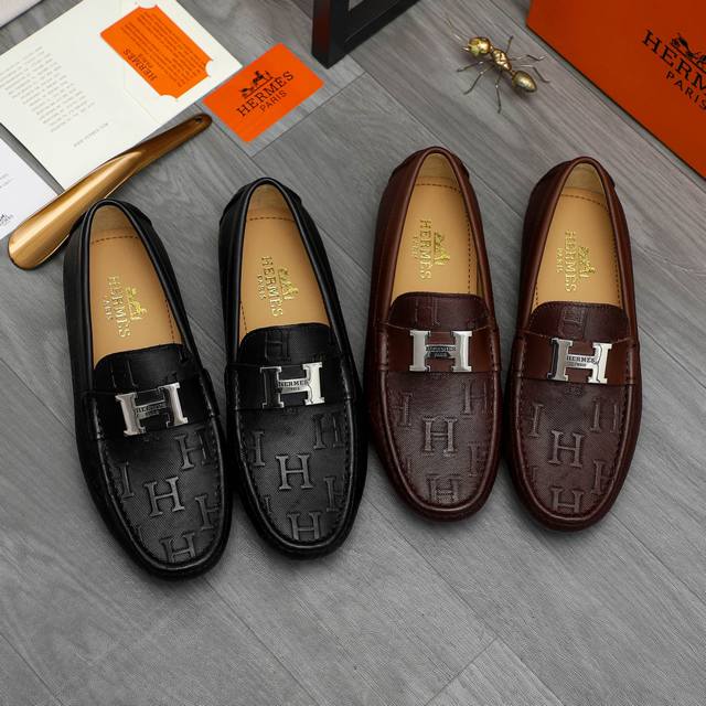 商品商标：Hermes 爱玛仕 休闲套脚男鞋 正码码数: 38-44 商品材料：精选压纹牛皮鞋面 羊皮内里 原版橡胶大底