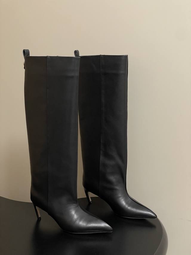 小众潮牌 The Attico 2025Fw秋冬新品时髦直筒尖头高跟长靴网红爆款 超高品味单品 搭配一切衣服都好看的一双靴 太绝了 视觉盛宴 性感自由气质 简约