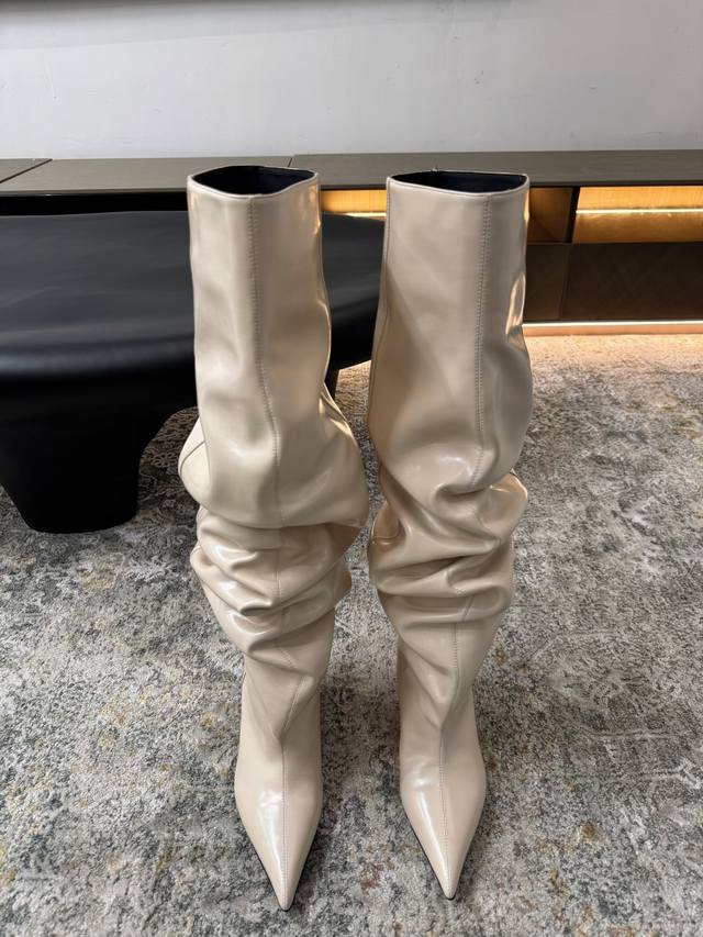 爆品高定 ★面料 牛皮 内里 牛皮 鞋底 牛皮大底 优雅风格 创造不一样的感觉 跟高 7 Cm 专柜包装 简约气质款式！ Show Bdetails ⊿：Siz