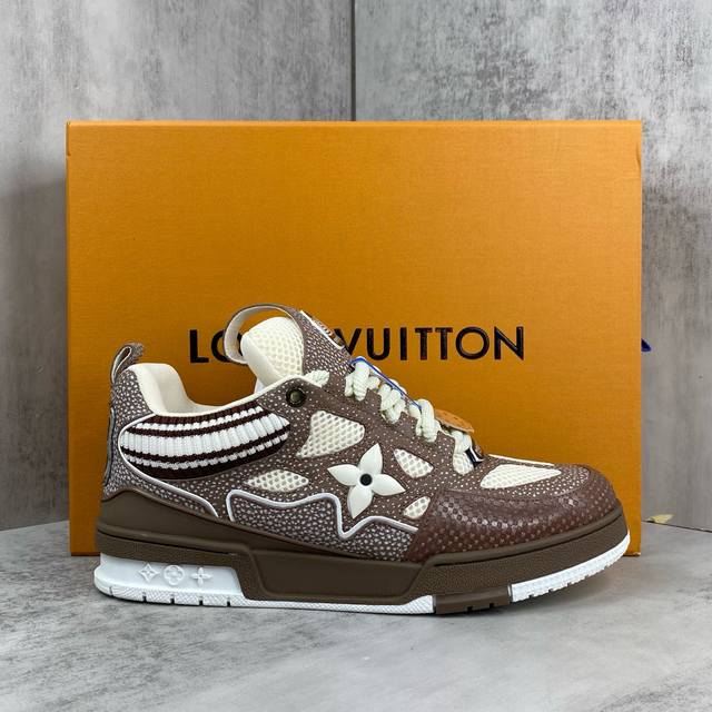 工厂p批 男女同款35-46码.天花板级别.专柜同步.材料同步.做工同步.细节同步.支持对比.打码.油边.备用鞋带.加外套.黄色抽屉盒.防滑香精大底防臭.无气味