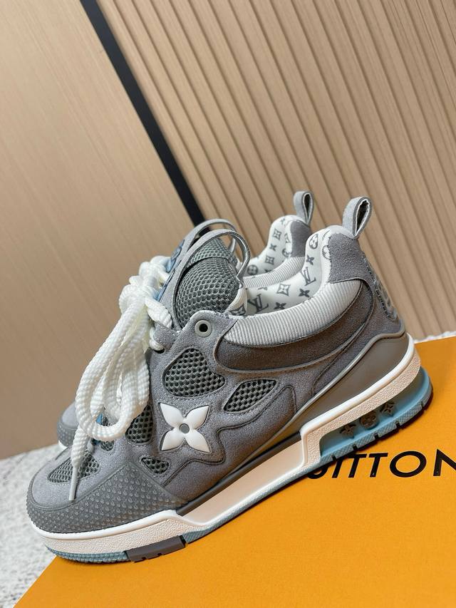 工厂p批 情侣款：35-46码.高端顶级版本.专柜同步.材料同步.做工同步.细节同步.支持对比.鞋舌打码.全系油边.标配全套包装黄色抽屉盒：备用鞋带、说明书、发