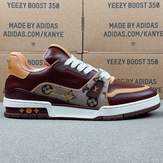 工厂p批 。情侣款：35-46码.高端顶级版本.专柜同步.材料同步.做工同步.细节同步.支持对比.鞋舌打码.全系油边.标配全套包装黄色抽屉盒：备用鞋带、说明书、