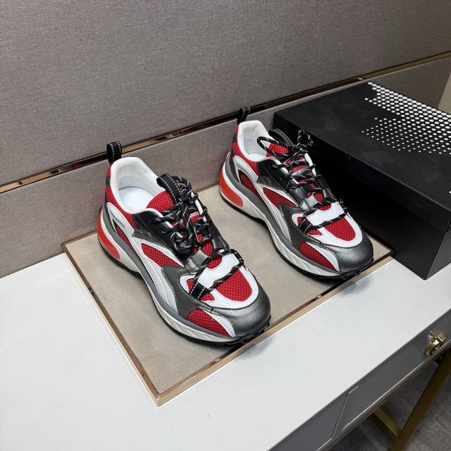 出厂价pp D2～ 男士休闲鞋 2026Z柜同步发售 码数:38-44# 1个颜色鞋面选用多材质拼接网布内里，舒适透气，鞋底：原版舒适耐磨大底，实物拍摄实物更赞