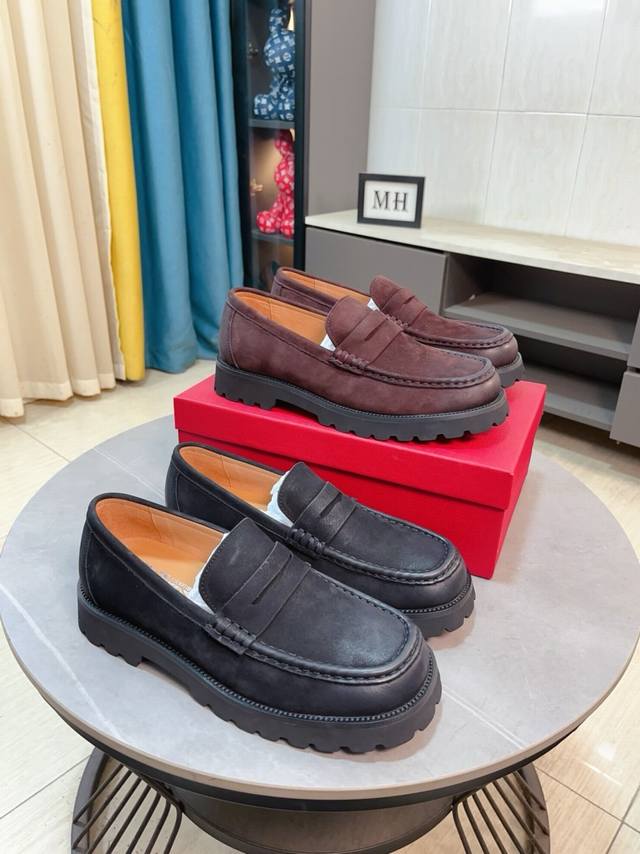 出厂价p 菲拉格慕 原单鞋面复刻 更是原单货 超级霸气 鞋面采用优质牛皮皮料正装商务皮鞋 内外全真皮制作，牛里 拒绝脱色磨脚 ，简单大方超级百搭 鞋面精片经过人