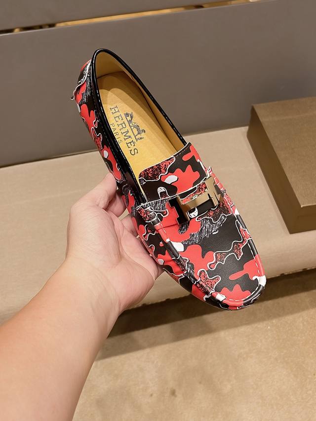 官方新款+爆款，品牌Hemes 爱马仕 套脚船，鞋胡歌同款哦 奢华 低调有内涵， 原版牛皮，舒适透气，配合牛里透气拒绝掉色真才实料、延续了爱马仕所坚持不懈了百年