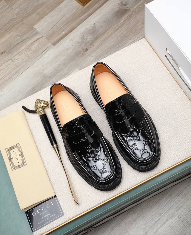出厂价p 原版 水染牛里 古驰Gucci 官网款正装鞋 意大利進口牛皮顶级进口水染牛皮内里精细手工制作 原版底，实物拍摄實物更好看 标准码数38-44 45 4