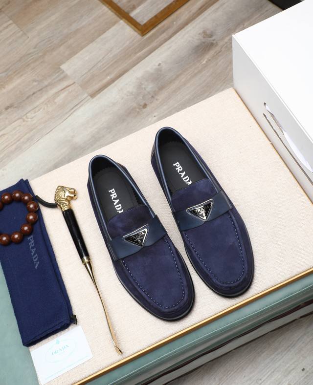 出厂价p 水染牛里 prada高端 2025年专柜最新款 正装商务皮鞋原版最高品质！进口意大利头层小牛皮面料牛皮内里 原版大底 正装码数:3844 45 46订