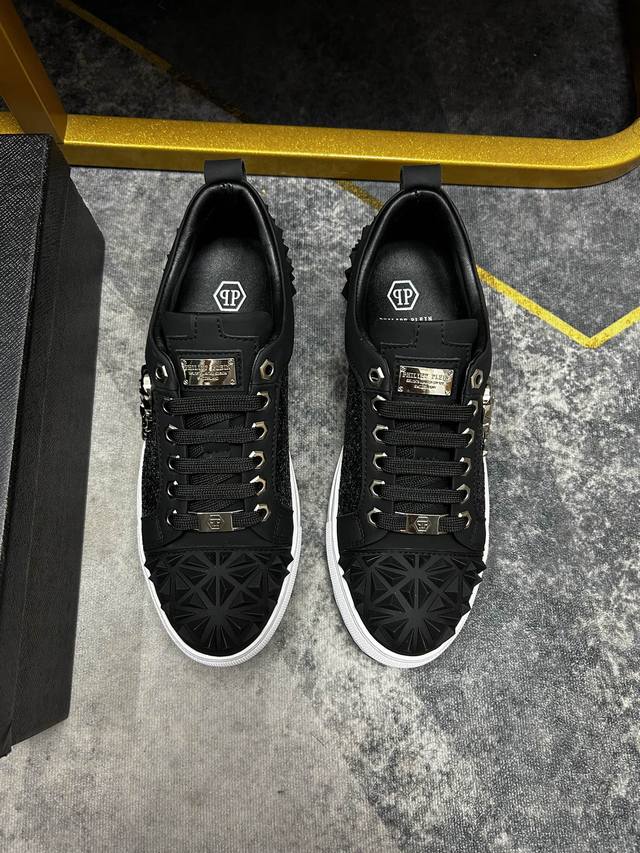 philipp plein 菲利普普来因 男鞋高端品牌 鞋面进口头层牛皮羊皮内里，原版五金扣。惊世之作，与官方的质量相比美的1：1复刻 ！打造时尚个性衬托你的与