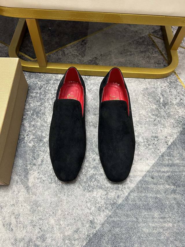 定做款 出厂价p 。Christian Louboutin Cl红底鞋 专柜系列，情侣休闲板鞋 独家热款发布活动乳胶垫脚成品大底车线 女35-40#男38#-4