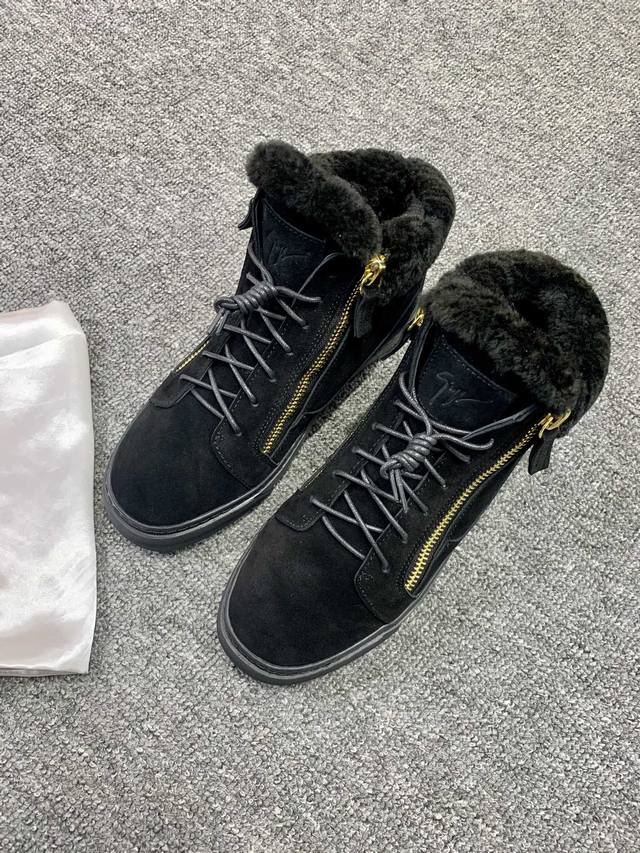 定做款实价 ，中帮黑色，羊毛里！最新最高版本！重新开模定制！ 里外全牛皮 情侣款Giuseppe Zanotti 朱塞佩 萨诺第 高端单品原版高档合金属饰扣，头