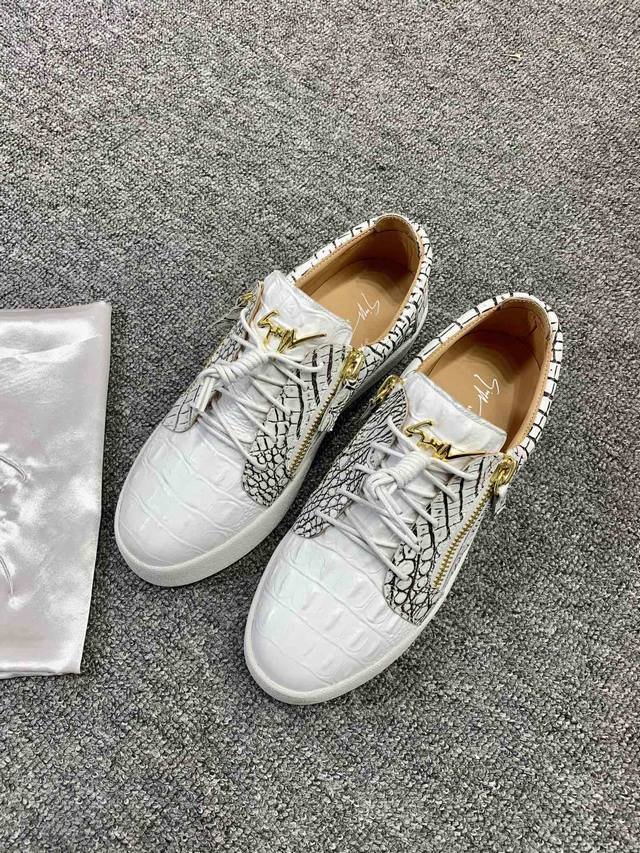 定做款实价 ，低帮黑白鳄鱼纹！最新最高版本！重新开模定制！ 里外全牛皮 情侣款Giuseppe Zanotti 朱塞佩 萨诺第 高端单品原版高档合金属饰扣，头层