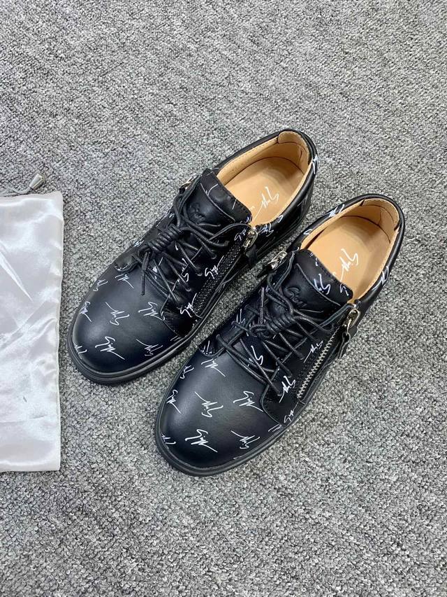 定做款实价 ，低帮黑牛皮印字！最新最高版本！重新开模定制！ 里外全牛皮 情侣款Giuseppe Zanotti 朱塞佩 萨诺第 高端单品原版高档合金属饰扣，头层