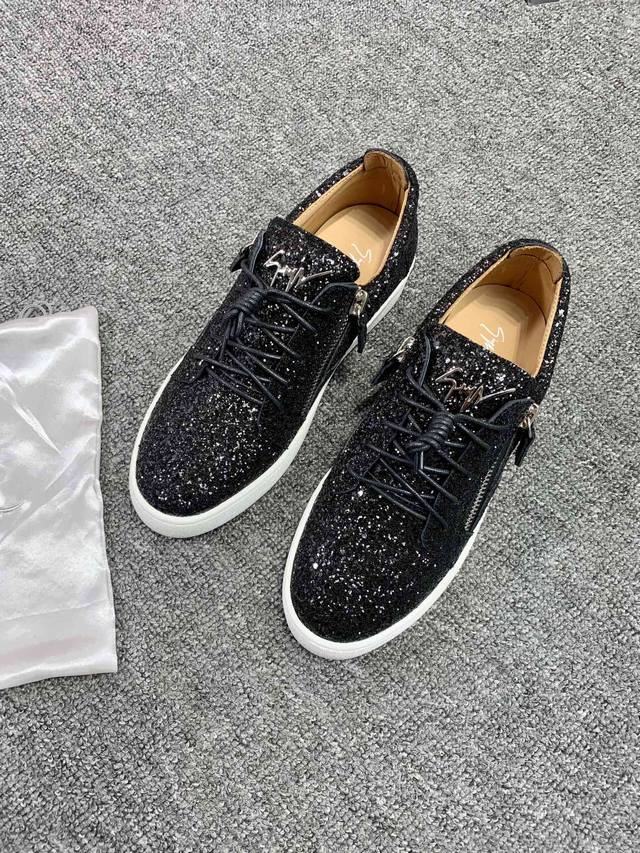 定做款实价 ，低帮黑色格利特！最新最高版本！重新开模定制！ 里外全牛皮 情侣款Giuseppe Zanotti 朱塞佩 萨诺第 高端单品原版高档合金属饰扣，头层