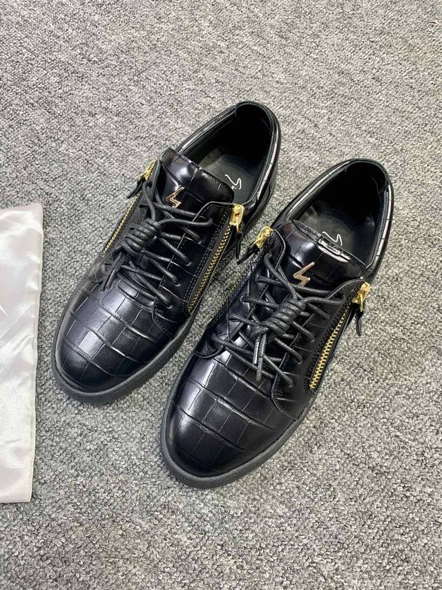 定做款实价 低帮黑色石头纹！最新最高版本！重新开模定制！ 里外全牛皮 情侣款Giuseppe Zanotti 朱塞佩 萨诺第 高端单品原版高档合金属饰扣，头层小