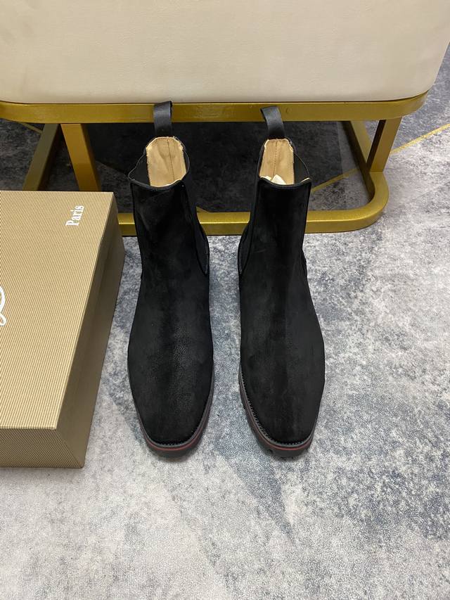 出厂价p 订做款 Christian Louboutin Cl红底鞋 专柜烫钻柳钉系列，情侣休闲板鞋 独家热款发布活动乳胶垫脚成品大底车线 男38#-46,全球