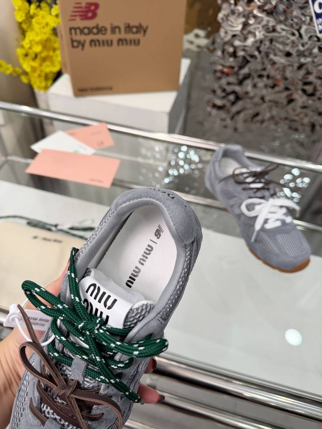 情侣款Miumiu缪缪 X New Balance Nb 休闲 运动鞋 阿甘鞋 德训鞋 原版购入开发做货 Miu Miu X New Balance 经典Nb