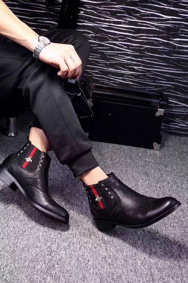 实价 ，品牌古奇！英文名Gucci，官方旗舰店新款冬季巴黎时装周走秀款，惊世骇俗，古奇不一样的感觉，自然不失高雅，[爱情] 鞋面采用头层进口意大利小牛皮，头层羊