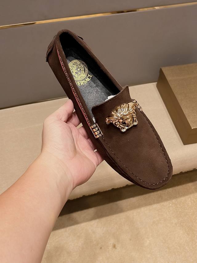 实价 Verace 范思哲官网新款商务休闲男士四季豆豆鞋，最新元素潮爆全球，官网火爆热卖，官方原版版本，专柜一比一，鞋面意大利进口原版头层磨砂牛皮性感美灶莎头像