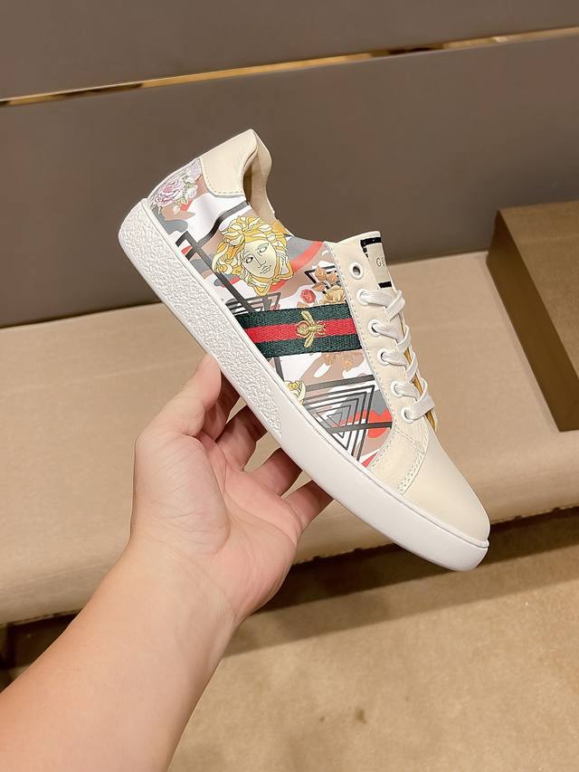 实价，牛里真材实料，古驰 Gucci ，1921年创立于佛罗伦萨，是全球奢侈品品牌之一，其独特的创意和革新风靡全球，古驰 永恒而经典，一直以来深受明星们的青睐，