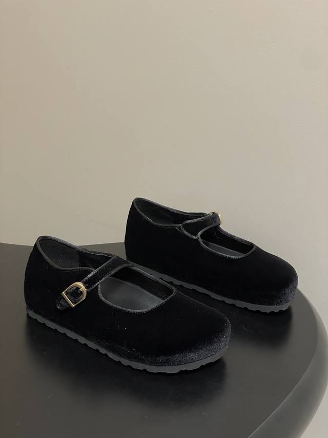 工厂p价 - Birkenstock 厚底玛丽珍鞋 大头娃娃鞋 皮革绒面时尚休闲包头鞋 牛皮绒面革质地柔软搭配可调节鞋扣提升穿着舒适度⑤ 人体工学设计分散脚部压