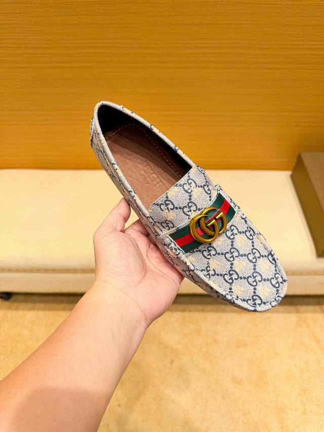 实价，牛里真材实料，古驰 Gucci ，1921年创立于佛罗伦萨，是全球奢侈品品牌之一，其独特的创意和革新风靡全球，古驰 永恒而经典，一直以来深受明星们的青睐，