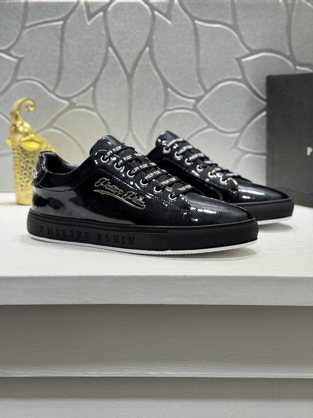 调工厂p价 男装男鞋 运动原单 philipp plein-菲利普普来因 普来因潮流男士系列休闲鞋在经典的基础上采用流线型设计这款采用牛皮搭配五金配件羊皮内里精