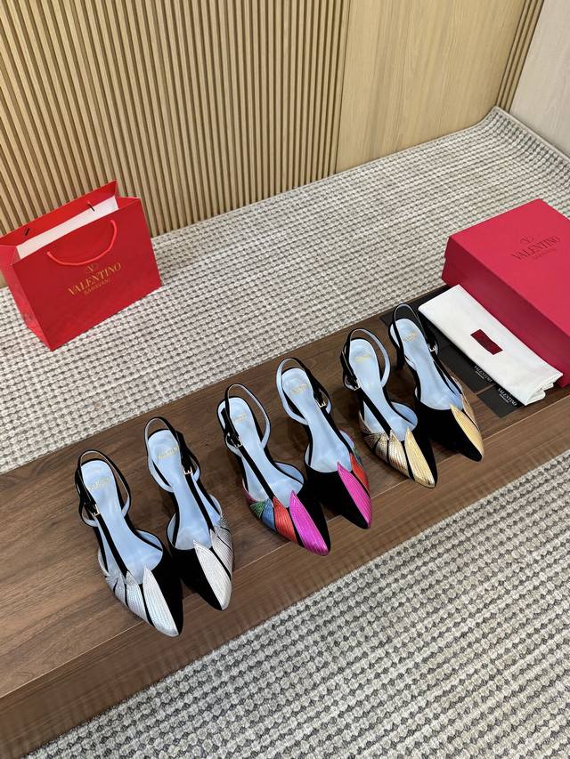 工厂p价 女装女鞋 运动原单顶级版本 华伦天奴 春夏新款3色女士后带镂空鞋，行走神器 独特的 树叶元素拼接 衬托出满满的高级感，新一季不负期待！ 值得入手★绝对