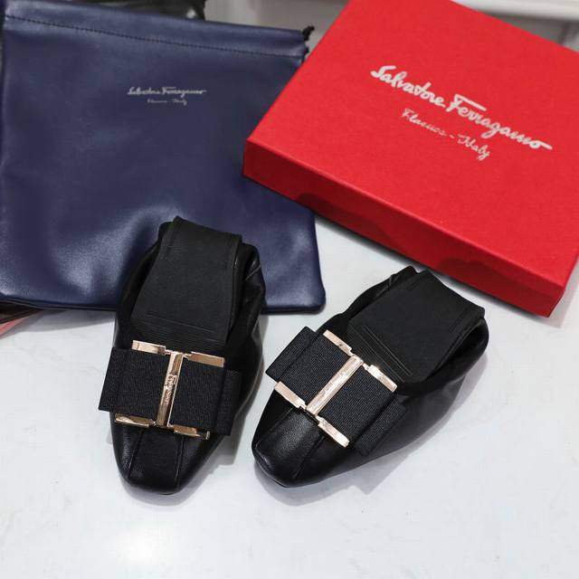 工厂p价 女装女鞋 运动原单 菲拉格慕 蛋卷鞋，面料采用进口绵羊皮十奢华大气的捷克水钻扣 ,搭配超级显瘦的的小方头[嘴唇] ，垫脚加厚高弹乳胶让你穿着超级舒服