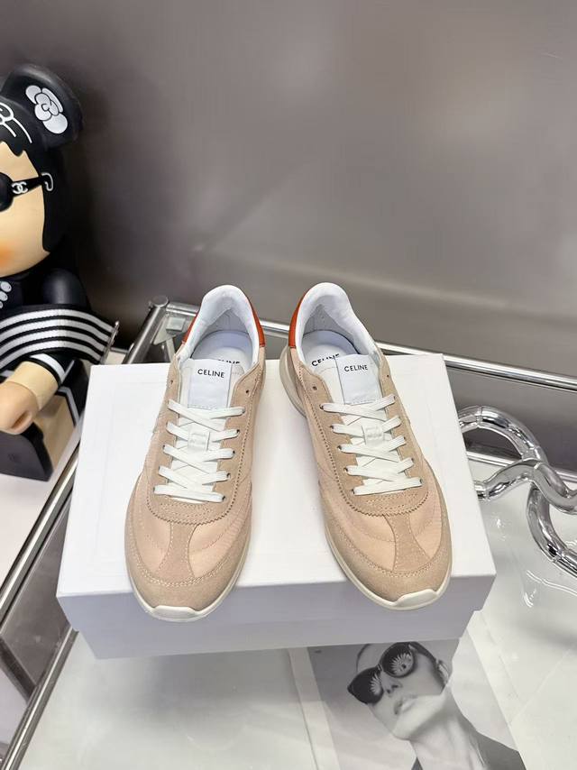工厂p价 女装女鞋 运动原单。新色。码数35-40 41定做 Celine Racer女士香草色低帮运动鞋，精致地重新诠释了1970 年代的运动风格，将怀旧魅力