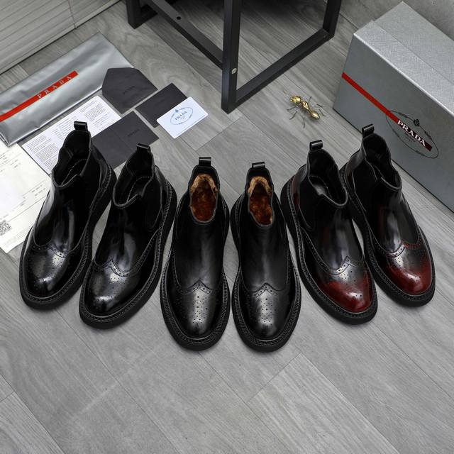 调工厂p价 男装男鞋 运动原单 商品商标：prada 普拉达 商务高帮皮鞋 正码码数: 38-44 商品材料：精选 珠光牛皮冲孔鞋面 羊毛内里 原版橡胶防滑大底