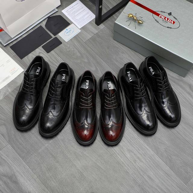 调工厂p价 男装男鞋 运动原单 商品商标：prada 普拉达 商务正装皮鞋 正码码数: 38-44 45定做不退换 商品材料：精选 优质冲孔牛皮鞋面 牛皮内里