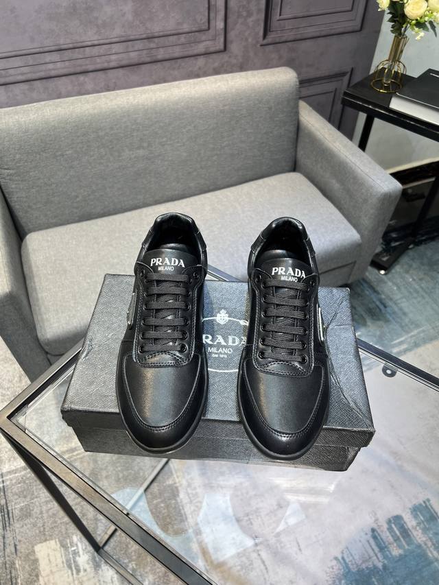 调工厂p价 男装男鞋 运动原单 prada 普拉达 2025最新款原版复刻！可到做工一流 鞋面意大利进口小牛皮透气真皮内里 适合出行，原版复大刻底，让你适合各出