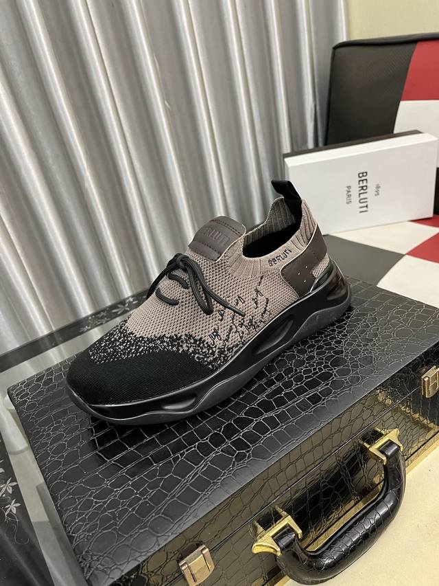 出厂价pp： Berluti布鲁提男士高帮运动休闲鞋 面料采用原版磨砂头层牛皮高端牛皮内里 ｜强烈对比色调突出鞋面线条感｜明镀钯孔眼｜内部衬垫鞋跟｜原版私模Tp