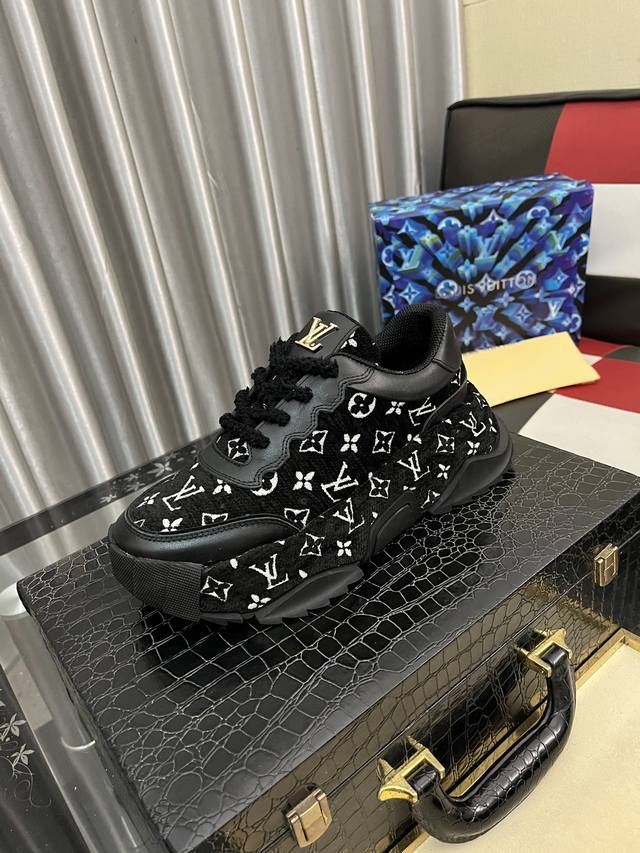 出厂价pp： Loui* Vuitto* Lv新款高邦运动休闲鞋 进口头层牛皮进口羊皮内里高档舒适，原版大底轻盈耐磨！纯手工制作，细节决定品质！码数：38-44