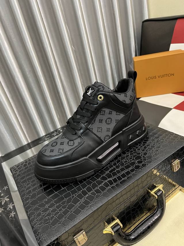 出厂价pp： Louis Vuitton 路易威登*官网同款男士高帮休闲鞋人气明星大咖同款～热销海内外 Lv着力大作棋盘格系列 进口头层牛皮搭配专用面料全绵羊皮