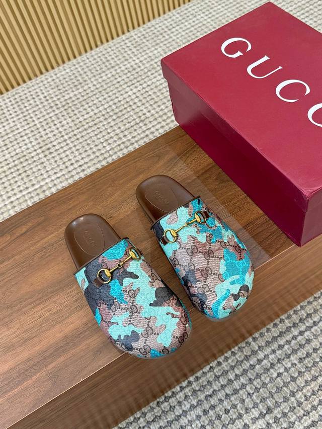 工厂p价 女装女鞋 运动原单古驰Gucci最新限量包买拖鞋 。顶级品质发售 购入正品开发 . 材质.工艺与原版一致 鞋面：原版特殊工艺印花 刺绣 内里：透染羊皮