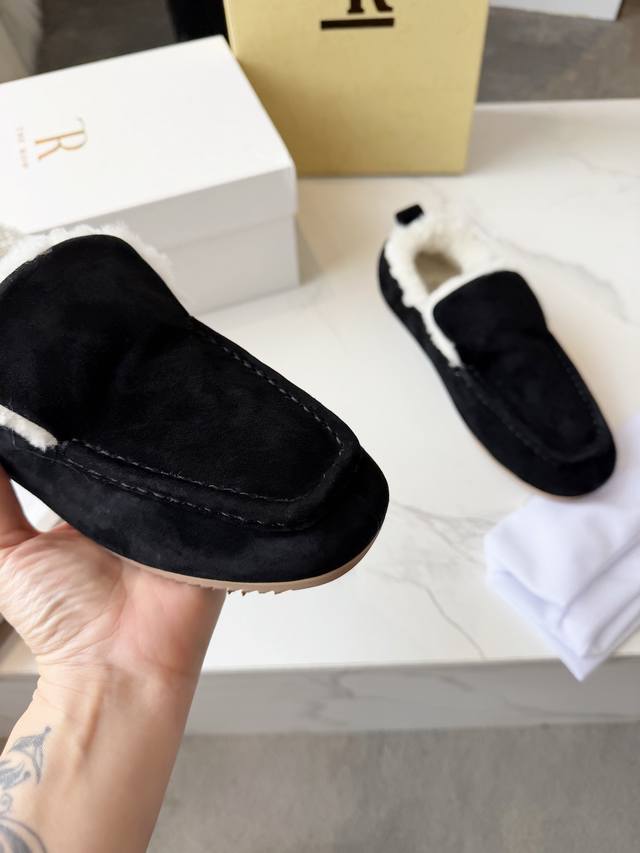 工厂p价 女装女鞋 运动原单高品质 The Row2025秋冬新款一脚蹬羊毛乐福鞋 第一眼看到这个鞋子就爱上了，带点复古味随意搭配都好看！各大网红博主都在穿它，