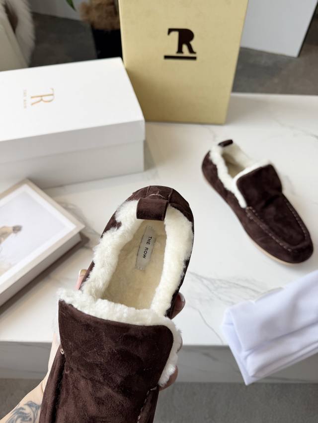 工厂p价 女装女鞋 运动原单高品质 The Row2025秋冬新款一脚蹬羊毛乐福鞋 第一眼看到这个鞋子就爱上了，带点复古味随意搭配都好看！各大网红博主都在穿它，