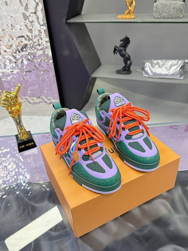 工厂p价p： 5 官方同步新颜色 路易威登走秀滑板鞋爆款， Louis Vuitton Trainer无疑是奢侈品牌推出的最成功的Sneaker之一，不过探索的