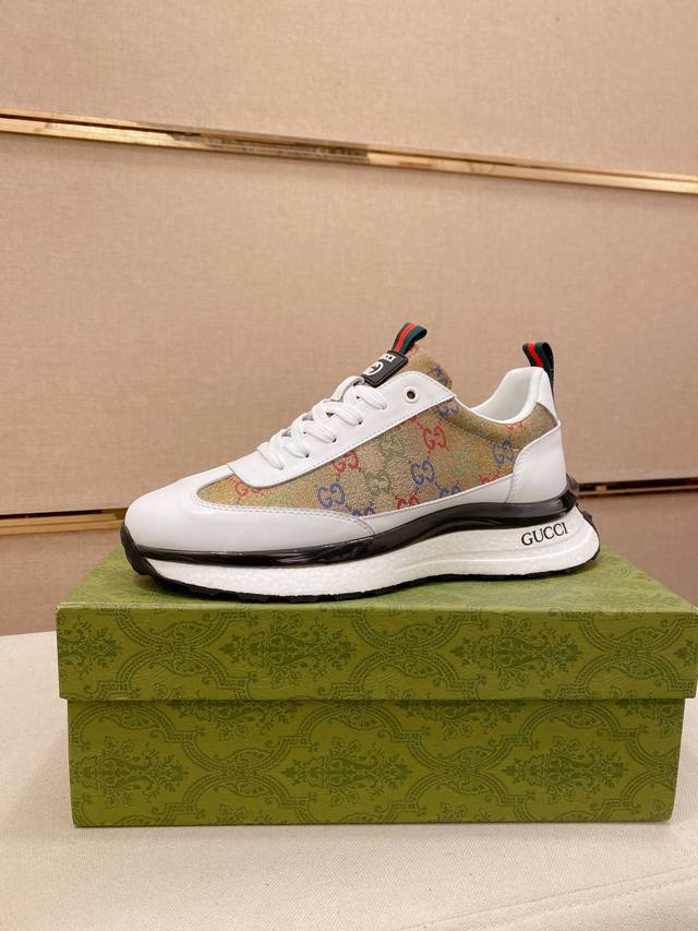 工厂p价 Gucci 古奇 顶级新款专柜同步发售，鞋面意大利进口头层牛皮料。全进口透气内里，完全1比1复刻，鞋底：原厂特供原版底，独家活动成型底超级舒适，原厂跟