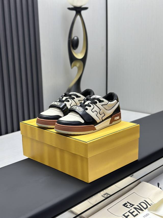 出厂 顶级版 Fendi 初春走秀款芬迪胶囊系列 张柏芝 张靓颖 何穗 古力娜扎 唐艺昕 宋祖儿 薇娅 众多明星代言搭配Fendi Match运动鞋，思绪滉漾