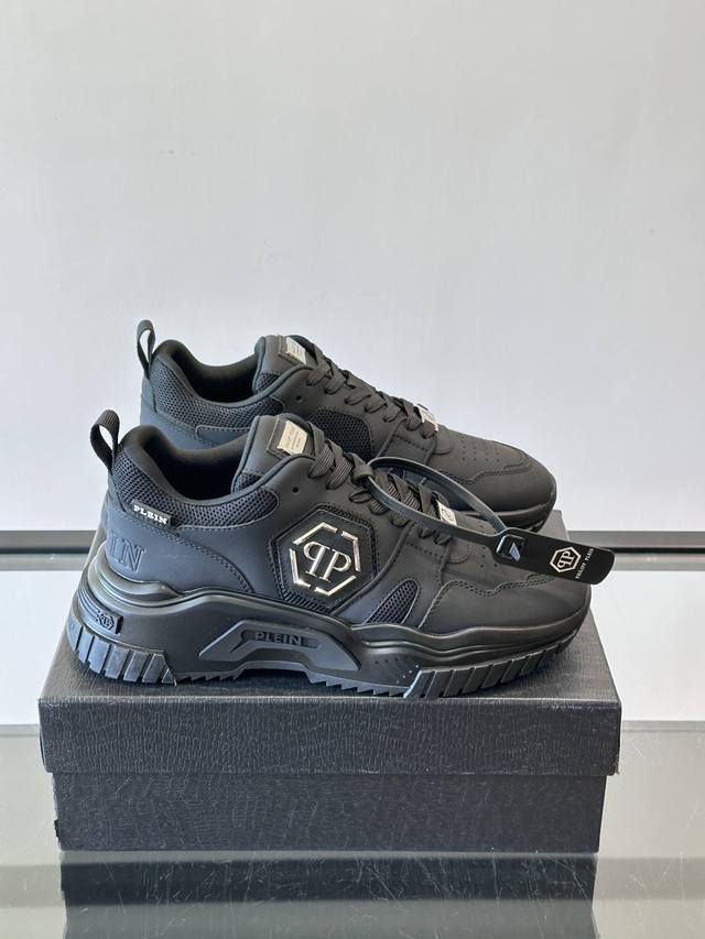 philipp plein 顶级 Size:38-44 38.45.46定做 [philip plein]2025新款上市，顶级原单品质，用这些由混合皮革制成的