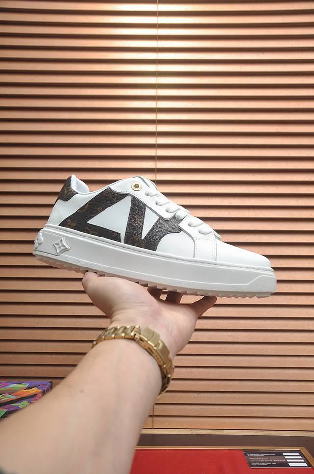 出厂价p Louis Vuitton 原单跑量价 网布内里 新款Lv路易威登 * 顶级版本 Lv经典潮鞋！选用进口原版牛皮 布牛内里.原版耐磨橡胶大底！高品质精