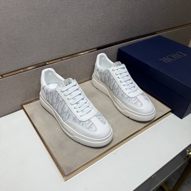 出厂价pp 迪奥～ 男士休闲鞋 2025Z柜同步发售 码数:38-44 # 2个颜色鞋面选用多材质拼接真皮内里，舒适透气，鞋底：原版舒适耐磨大底，实物拍摄实物更