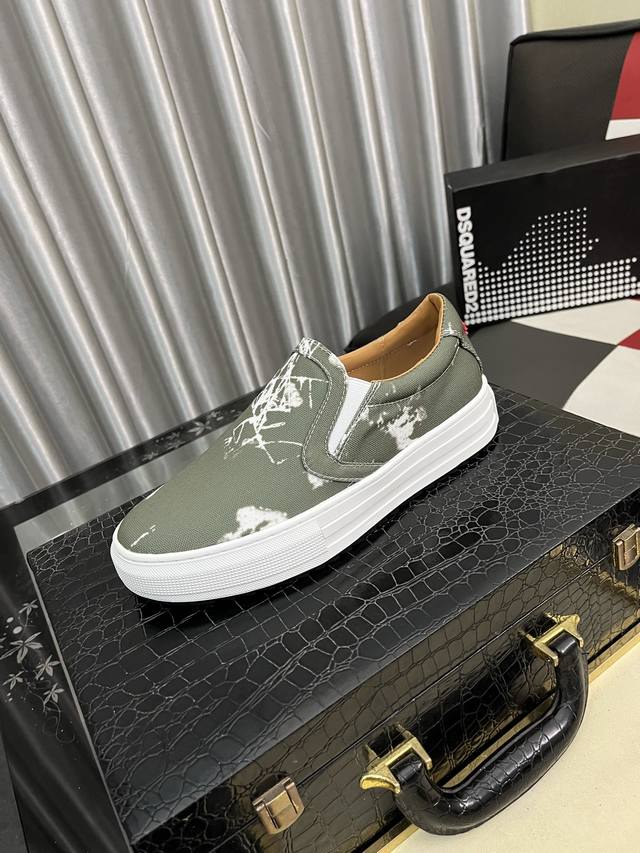 出厂价pp： D2～ 男士休闲鞋 2025Z柜同步发售 码数:38-46# 4个颜色鞋面选用多材质拼接真皮内里，舒适透气，鞋底：原版舒适耐磨大底，实物拍摄实物更