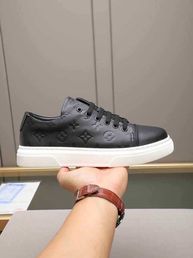 主推款 上新Louis Vuitton 路登易威 Lv鞋面 Lv 进口头层牛皮压花内里进口羊皮内里 防滑耐磨大底。每一位男士的身份衬托，上脚大气稳重不管风吹雨打
