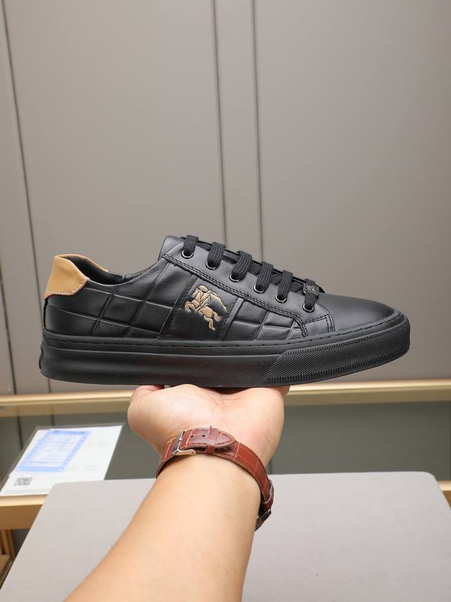 巴宝利 意大利进口牛皮压纹透气皮里！超轻耐磨大底。超级舒适码数：38-44 45定做